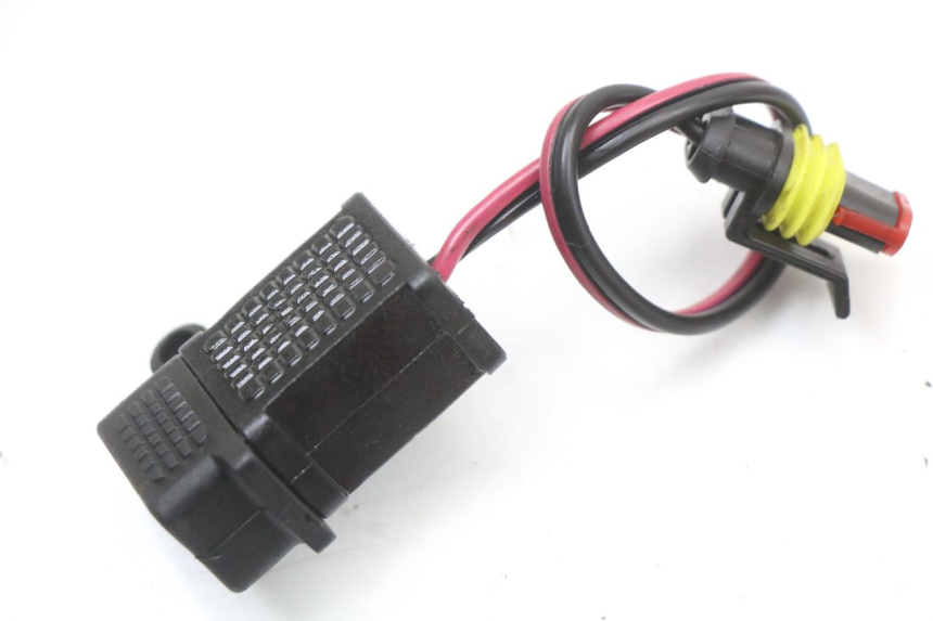 photo de PRISE ALLUME CIGARE PIAGGIO NEW TYPHOON 50 (2018 - 2021) - Zoom état d’usage