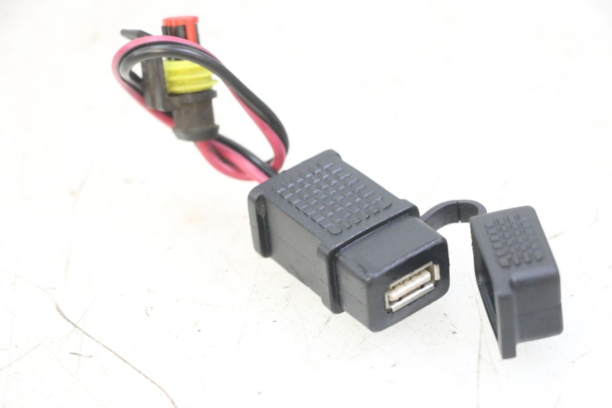 photo de PRISE ALLUME CIGARE PIAGGIO NEW TYPHOON 50 (2018 - 2021) - Vue principale