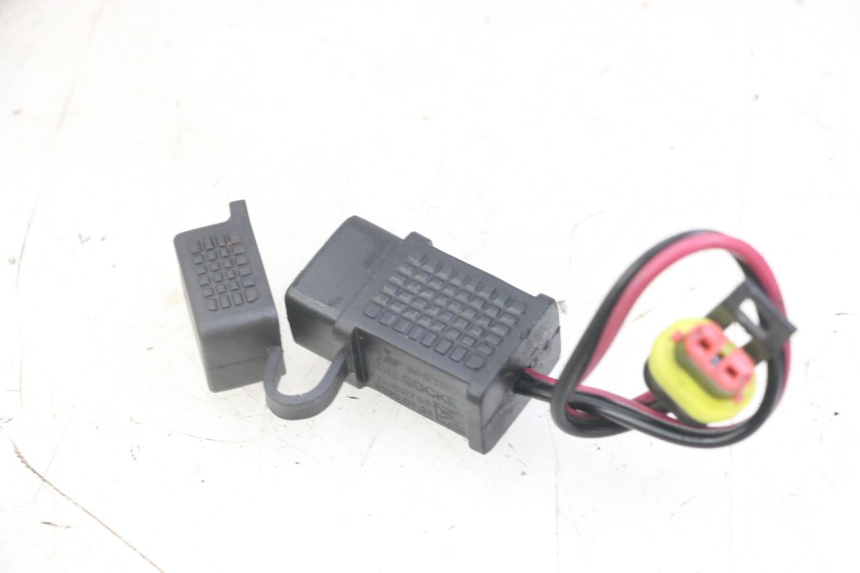 photo de PRISE ALLUME CIGARE PIAGGIO NEW TYPHOON 50 (2018 - 2021) - Autre angle de vue