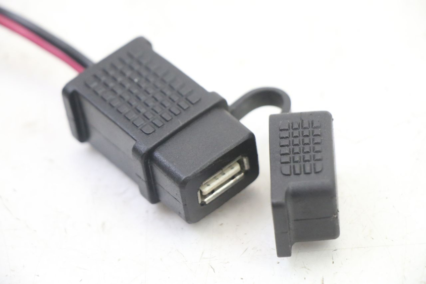 photo de PRISE ALLUME CIGARE PIAGGIO NEW TYPHOON 50 (2018 - 2021) - Détail de la pièce