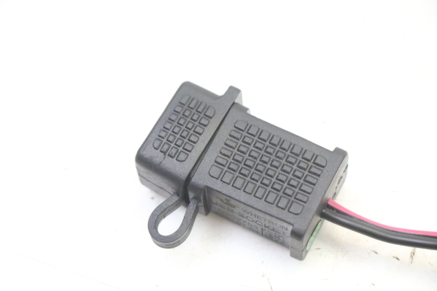 photo de PRISE ALLUME CIGARE PIAGGIO NEW TYPHOON 50 (2018 - 2021) - Autre angle de vue