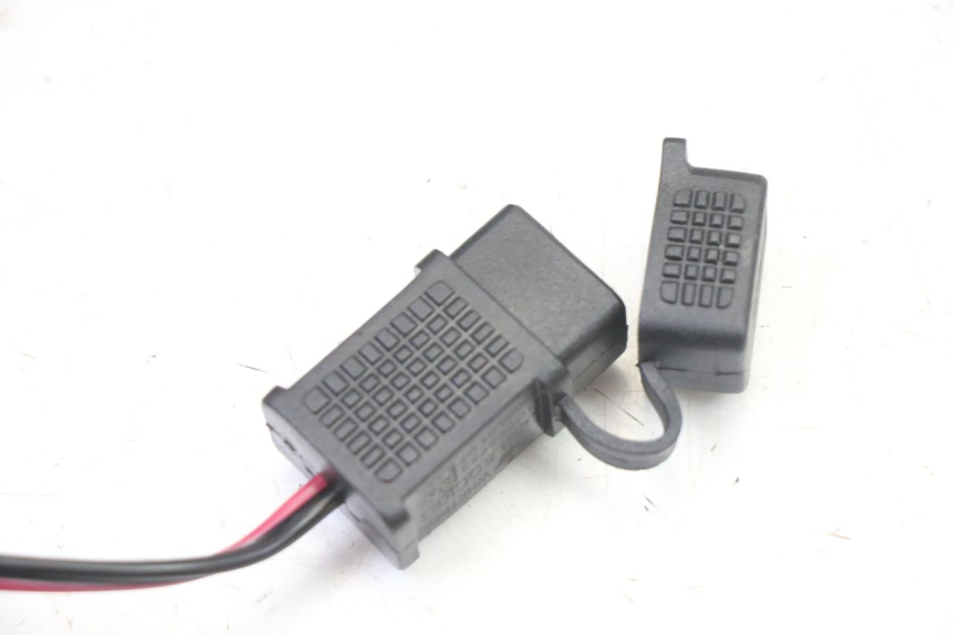 photo de PRISE ALLUME CIGARE PIAGGIO NEW TYPHOON 50 (2018 - 2021) - Autre angle de vue