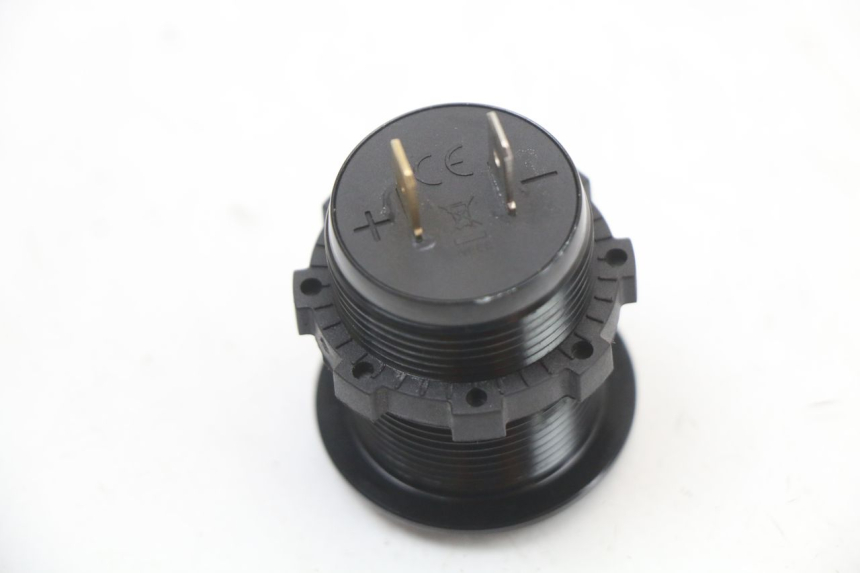 photo de PRISE ALLUME CIGARE KAWASAKI NINJA 400 (2018 - 2023) - Autre angle de vue