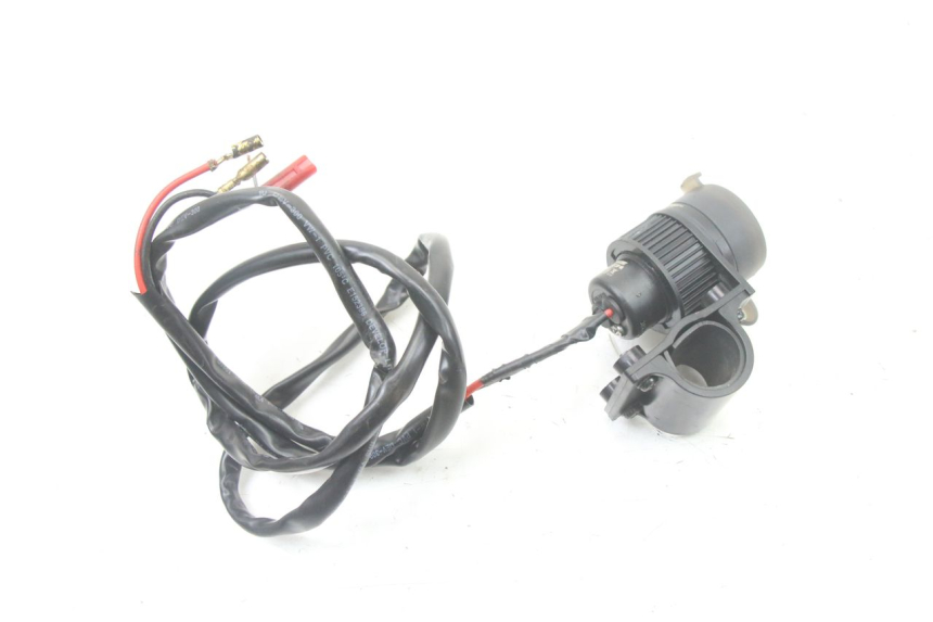 photo de PRISE ALLUME CIGARE ROYAL ENFIELD HYMALAYAN 410 (2016 - 2023) - Gros plan technique