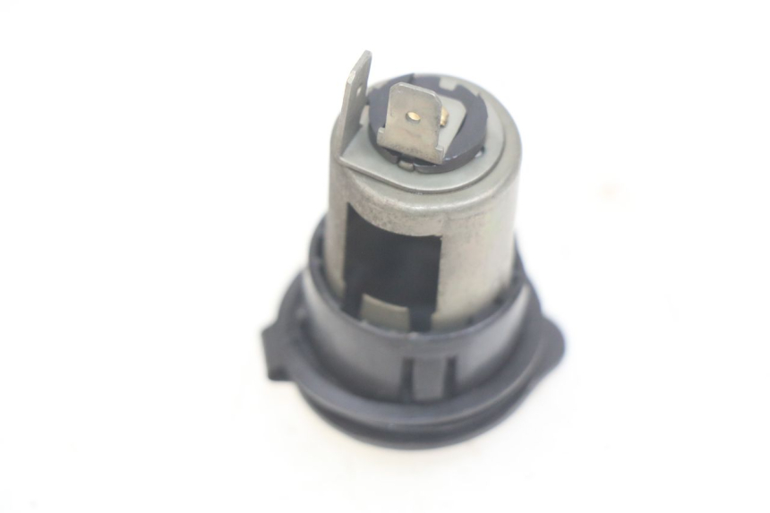 photo de PRISE ALLUME CIGARE APRILIA SCARABEO LIGHT 125 (2007 - 2011) - Détail de la pièce