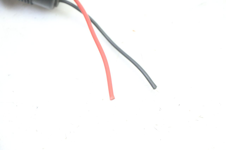 photo de PRISE ALLUME CIGARE HONDA ST PAN EUROPEAN 1300 (2002 - 2013) - Gros plan technique