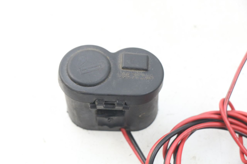 photo de PRISE ALLUME CIGARE GILERA STALKER 50 (2004 - 2014) - Autre angle de vue