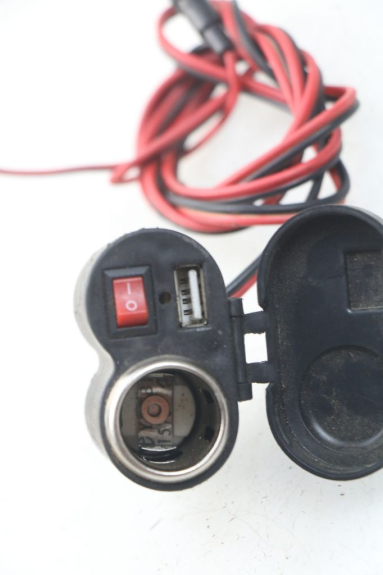 photo de PRISE ALLUME CIGARE GILERA STALKER 50 (2004 - 2014) - Gros plan technique