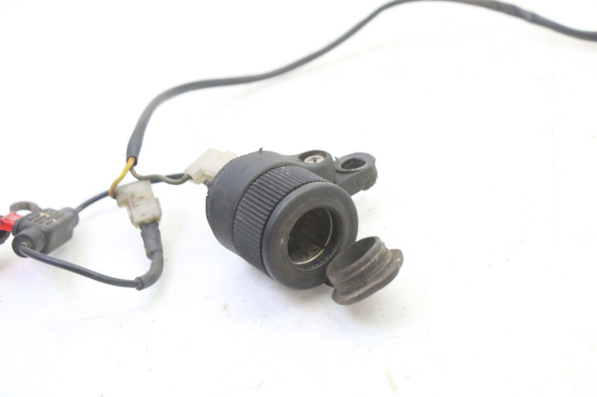 photo de PRISE ALLUME CIGARE KTM SUPERENDURO R 950 (2005 - 2009) - Zoom état d’usage