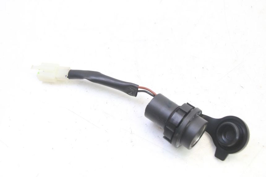 photo de PRISE ALLUME CIGARE YAMAHA XMAX X-MAX 125 (2021 - 2025) - Vue principale