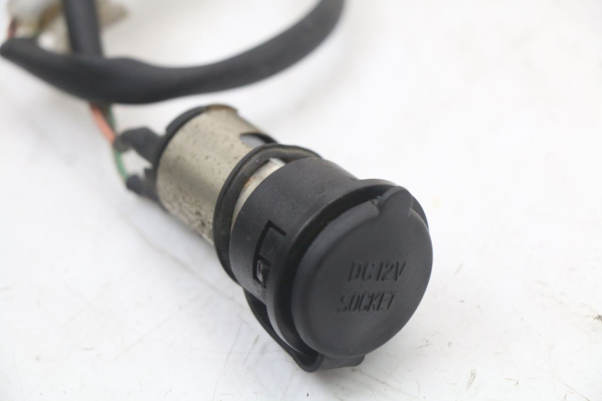 photo de Socket allume-cigare KYMCO XCITING 250 (2006 - 2009) - Zoom état d’usage