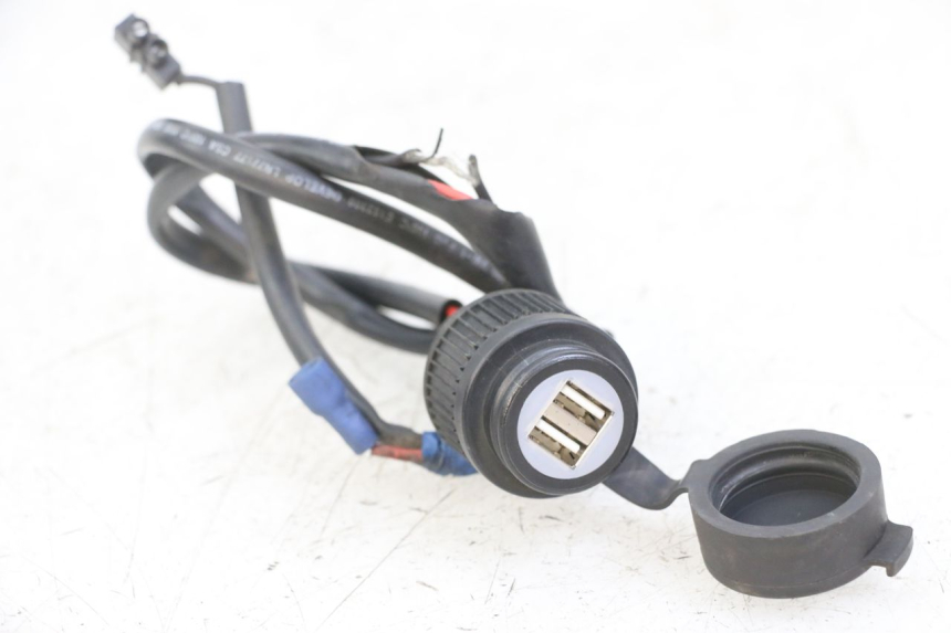 photo de PRISE ALLUME CIGARE PIAGGIO XEVO - X EVO 125 (2007 - 2017) - Vue principale