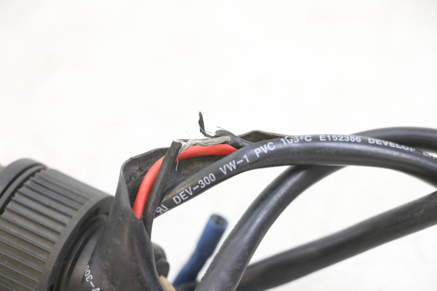 photo de PRISE ALLUME CIGARE PIAGGIO XEVO - X EVO 125 (2007 - 2017) - Points de fixation