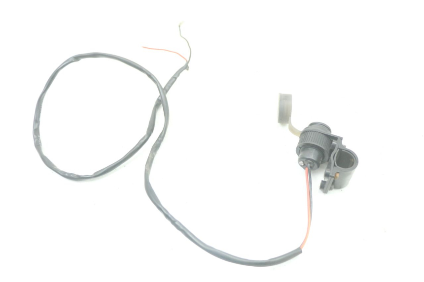 photo de PRISE ALLUME CIGARE YAMAHA XJ6 ABS 600 (2008 - 2016) - Gros plan technique