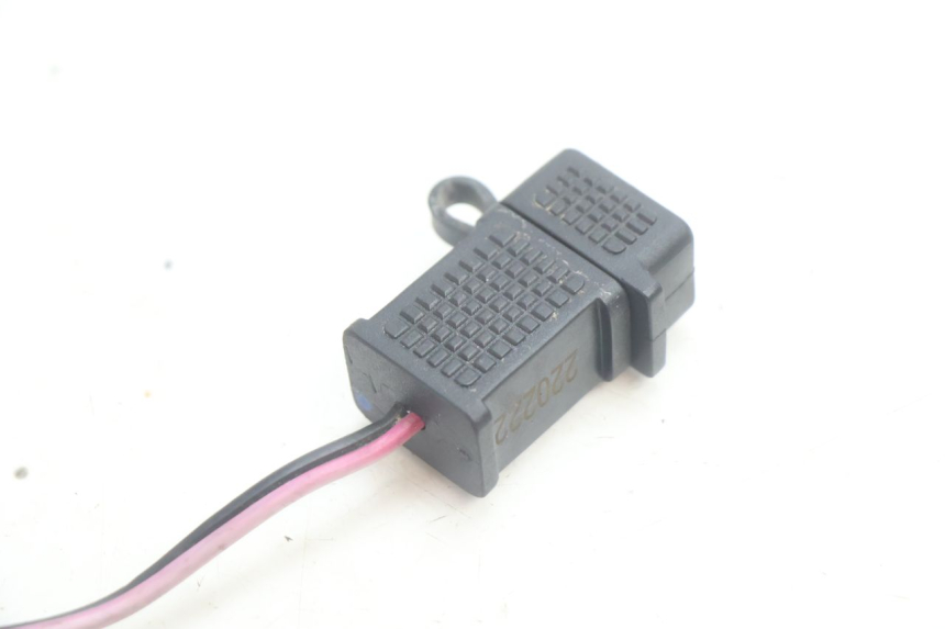 photo de PRISE USB PIAGGIO MP3 HPE 530 (2022 - 2026) - Autre angle de vue