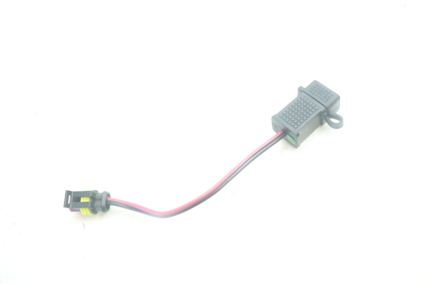 photo de PRISE USB PIAGGIO MP3 500 (2016 - 2018) - Autre angle de vue