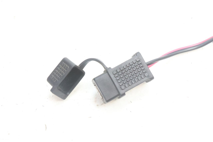 photo de PRISE USB PIAGGIO MP3 500 (2016 - 2018) - Détail de la pièce