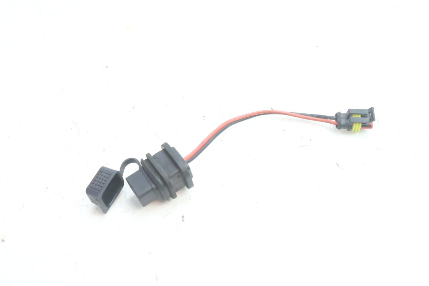 photo de PRISE USB PIAGGIO VESPA PRIMAVERA 2T 50 (2013 - 2018) - Vue principale