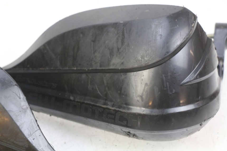 photo de PROTEGE MAIN HONDA CB R 1000 (2018 - 2023) - Points de fixation