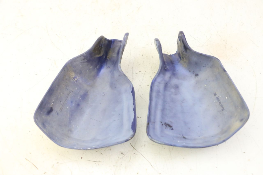 photo de PROTEGE MAIN APRILIA ETX 125 (1998 - 2002) - Détail de la pièce