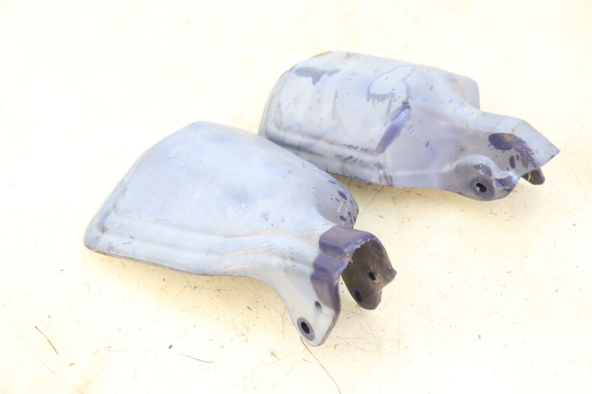 photo de PROTEGE MAIN APRILIA ETX 125 (1998 - 2002) - Gros plan technique