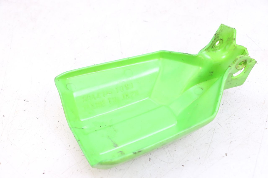 photo de PROTEGE MAIN GAUCHE KAWASAKI KDX 125 (1990 - 1991) - Gros plan technique