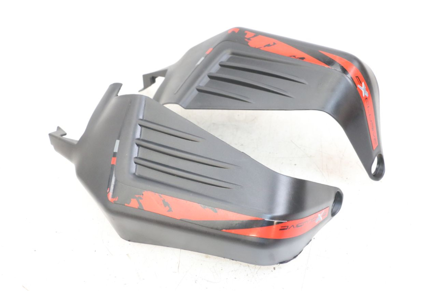 photo de PROTEGE MAIN HYTRACK HY S 4X4 410 (2013 - 2016) - Détail de la pièce