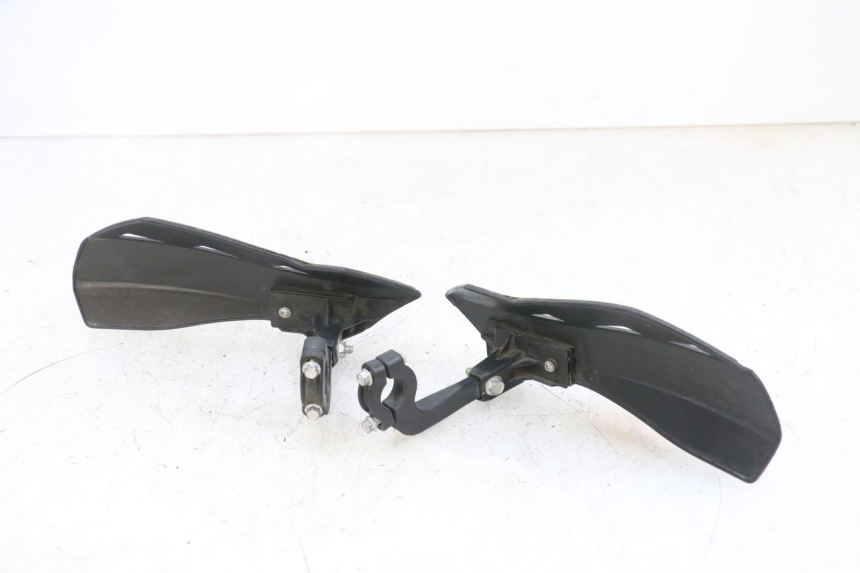 photo de PROTEGE MAIN GILERA SMT SUPERMOTARD 50 (2009 - 2017) - Autre angle de vue