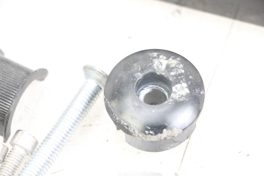 photo de PROTEGE MAIN YAMAHA XT X 660 (2004 - 2016) - Zoom composants