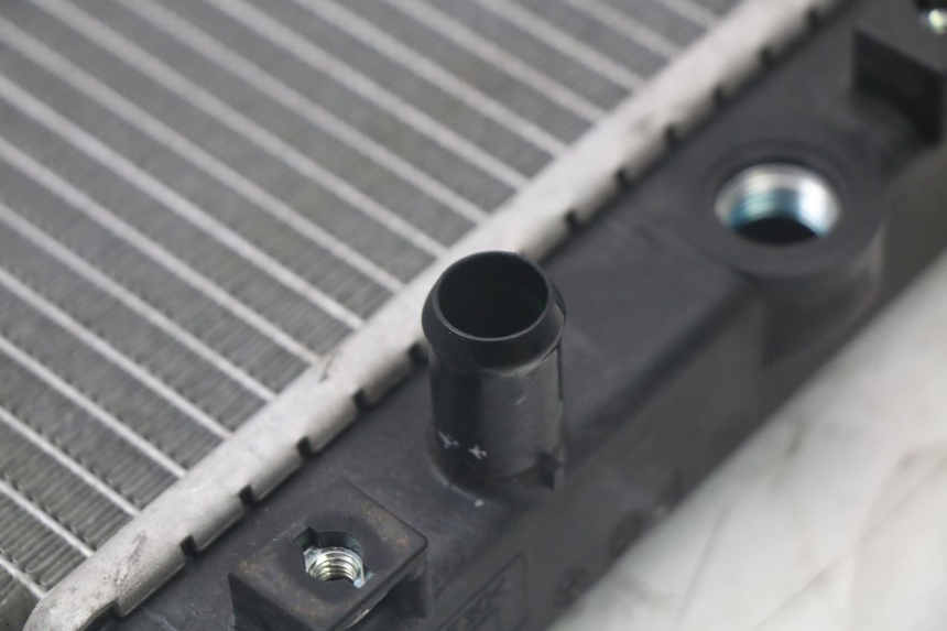 photo de RADIATEUR QUADRO 3D S 350 (2013 - 2018) - Points de fixation