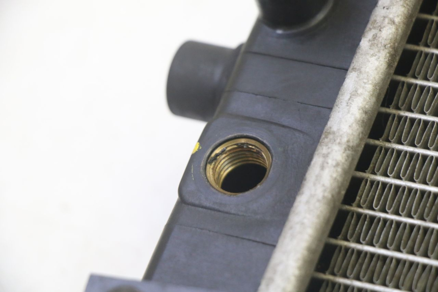 photo de RADIATEUR ADIVA AD3 300 (2014 - 2020) - Points de fixation