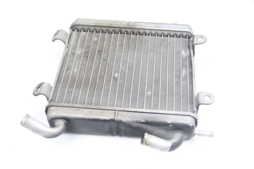 photo de RADIATEUR YAMAHA AEROX NAKED 2T 50 (2013 - 2017) - Autre angle de vue
