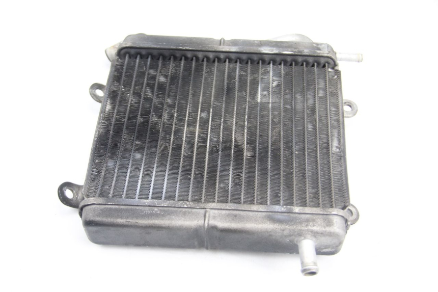 photo de RADIATEUR YAMAHA AEROX NAKED 2T 50 (2013 - 2017) - Gros plan technique