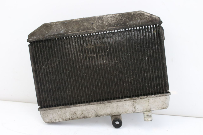photo de RADIATEUR SUZUKI AN BURGMAN 400 (2006 - 2010) - Gros plan technique