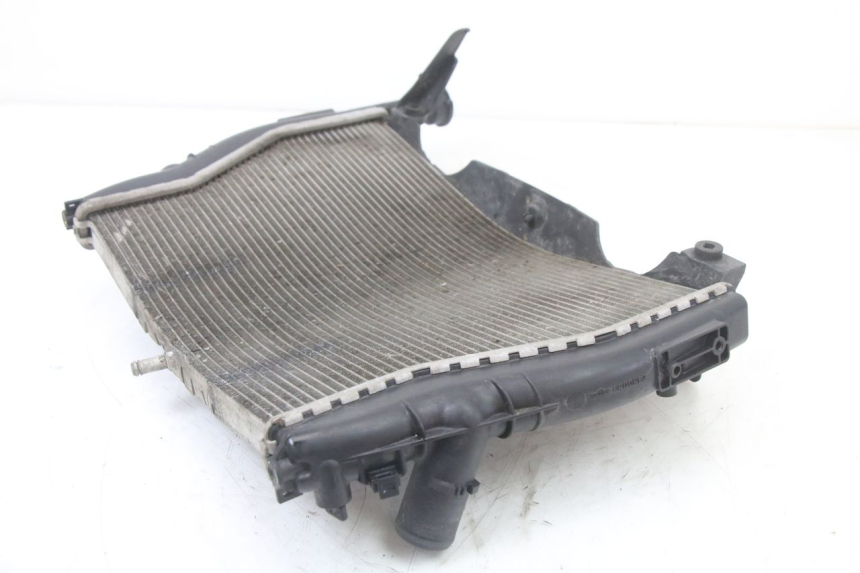 photo de RADIATEUR BMW S RR ABS S1000RR 1000 (2015 - 2018) - Autre angle de vue