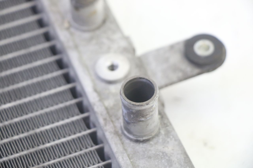 photo de RADIATEUR SUZUKI BURGMAN 125 (2007 - 2014) - Zoom état d’usage