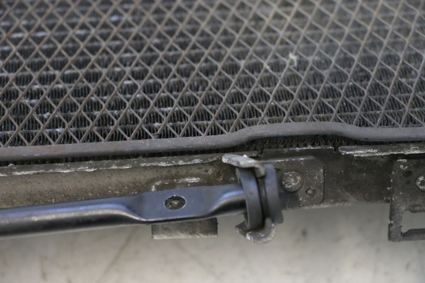 photo de RADIATEUR SUZUKI BURGMAN EXECUTIVE ABS 650 (2006 - 2012) - Vue rapprochée
