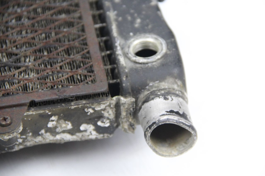 photo de RADIATEUR HONDA CBR F SC21 1000 (1986 - 1992) - Points de fixation