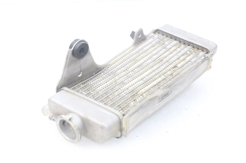 photo de RADIATEUR DROIT HONDA CRF 250 (2010 - 2013) - Autre angle de vue
