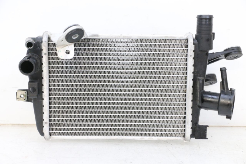 photo de RADIATEUR DROIT BMW R GS 1250 (2021 - 2024) - Détails caractéristiques
