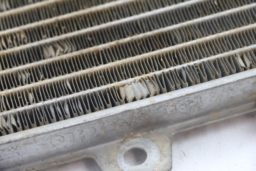 photo de RADIATEUR DROIT BOOM TRIKE FUN 500 (2004 - 2010) - Gros plan technique