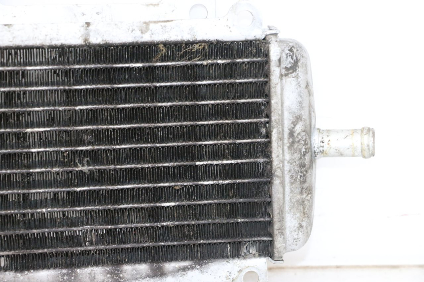 photo de RADIATEUR DROIT PIAGGIO VESPA GTS SUPER IE 125 (2009 - 2016) - Points de fixation