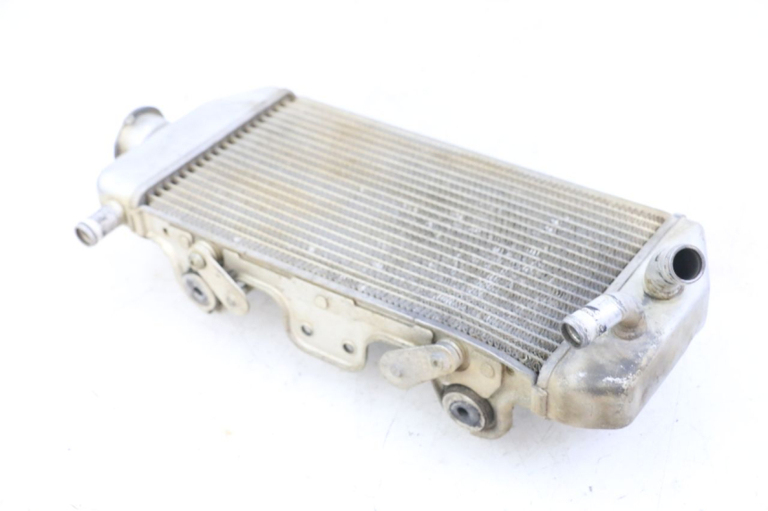 photo de RADIATEUR DROIT YAMAHA YZ-F YZF 250 (2007 - 2013) - Gros plan technique