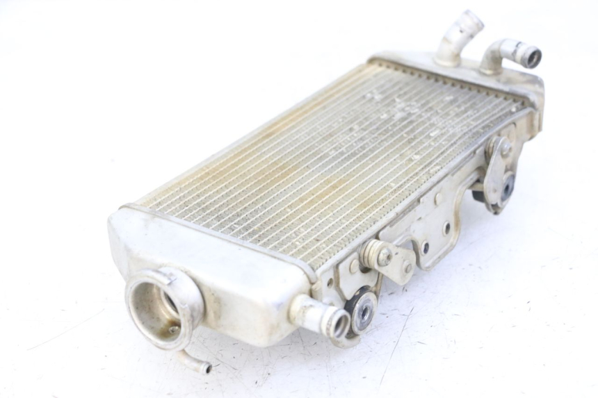 photo de RADIATEUR DROIT YAMAHA YZ-F YZF 250 (2007 - 2013) - Points de fixation