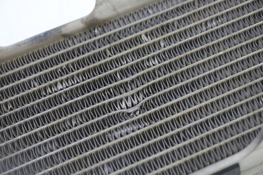 photo de RADIATEUR DROIT YAMAHA YZ-F YZF 250 (2014 - 2018) - Détail de la pièce