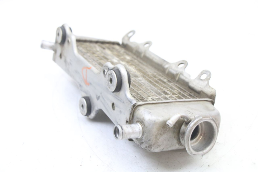 photo de RADIATEUR DROIT YAMAHA YZ 125 (2006 - 2016) - Points de fixation