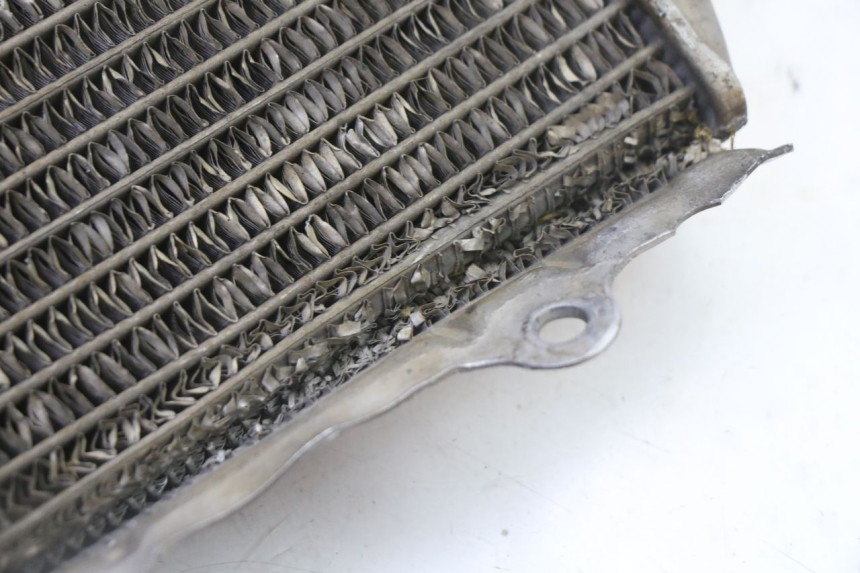 photo de RADIATEUR DROIT YAMAHA YZ 125 (1998 - 2005) - Détail de la pièce