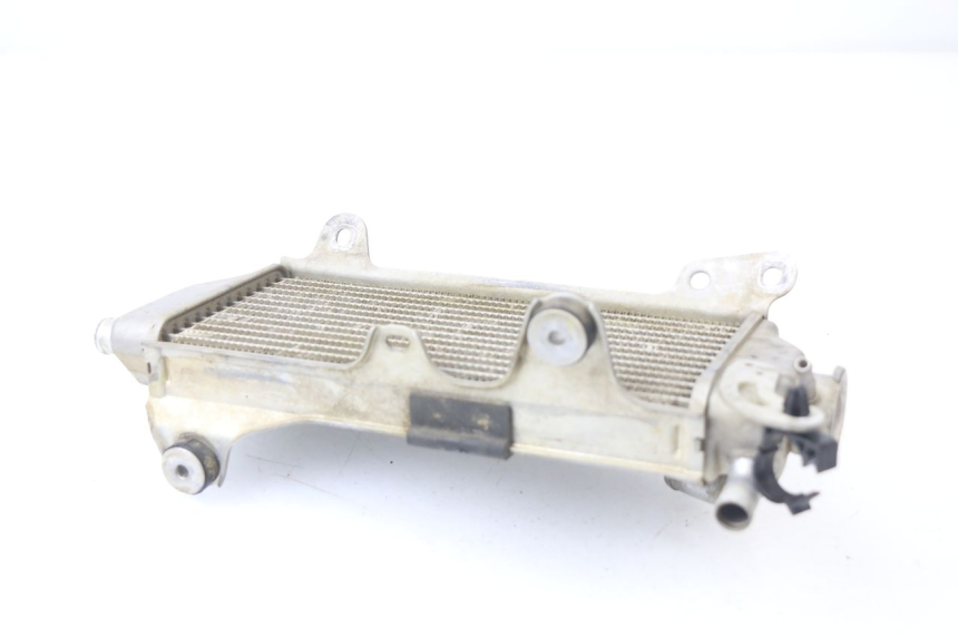 photo de RADIATEUR DROIT YAMAHA YZF YZ-F 450 (2018 - 2021) - Détail de la pièce