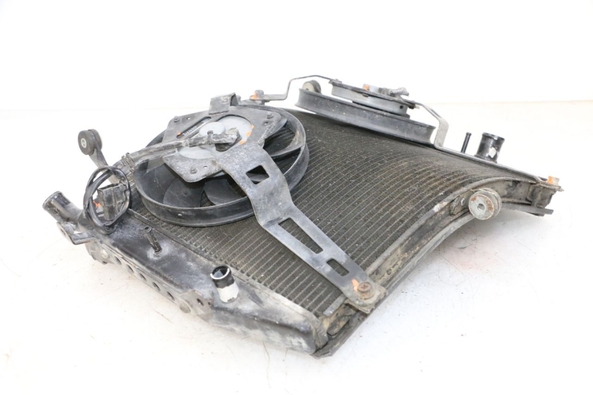 photo de RADIATEUR YAMAHA FJR ABS 1300 (2006 - 2012) - État de surface