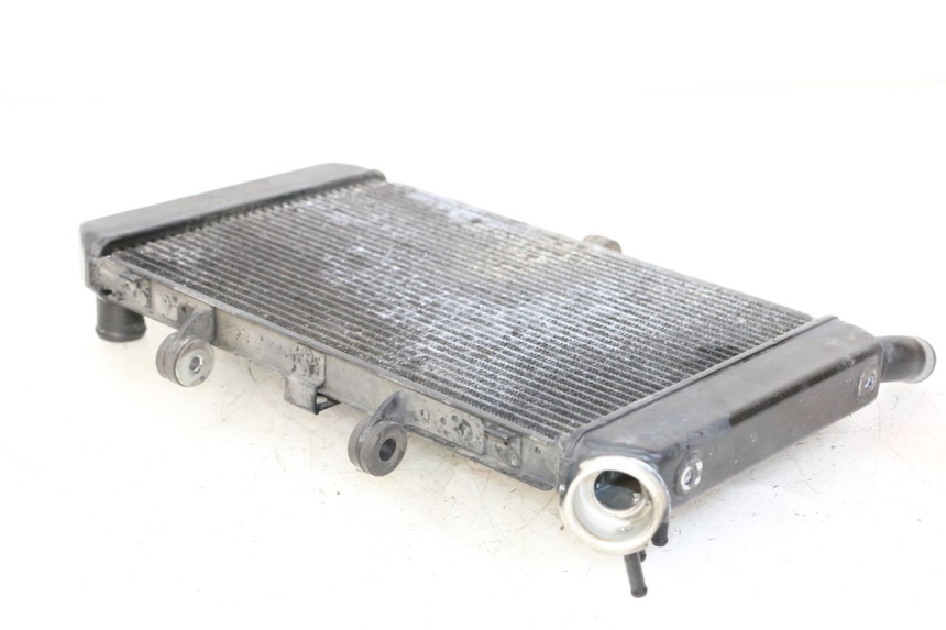 photo de RADIATEUR YAMAHA FZ6 FAZER S2 600 (2007 - 2011) - Points de fixation